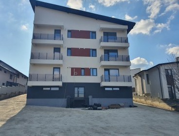 Viva Imobiliare - Apartament 3 camere finalizat + curte, zona Rediu