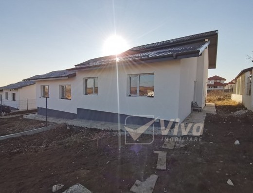 Viva Imobiliare - Casa 3 camere in complex, Miroslava, 330 mp teren