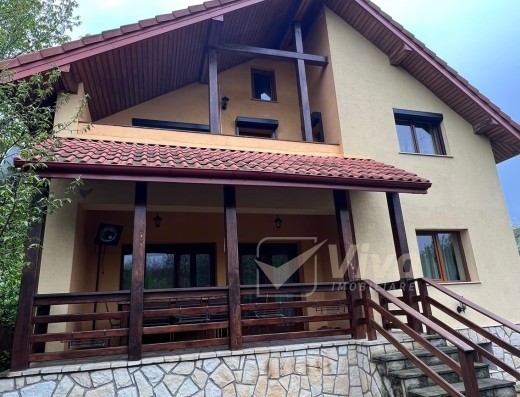 Viva Imobiliare - Casa de vanzare Bucium - Barnova 1000 mp teren