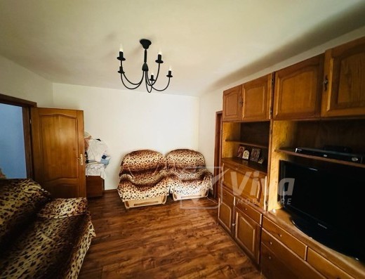 Viva Imobiliare - Apartament 2 Cam., 55mp., semidecomandat, M+U, Podu Ros/Bd. Primaverii
